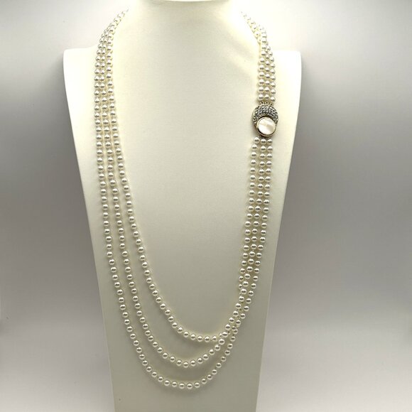 Vintage 3 Strand Faux Pearl Necklace with Rhinestone MOP Clasp Statement Bridal - Picture 1 of 11
